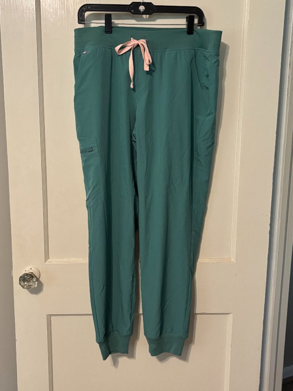 FIGS Technical Collection Green Scrub Jogger Pants Size Large PO# 3668